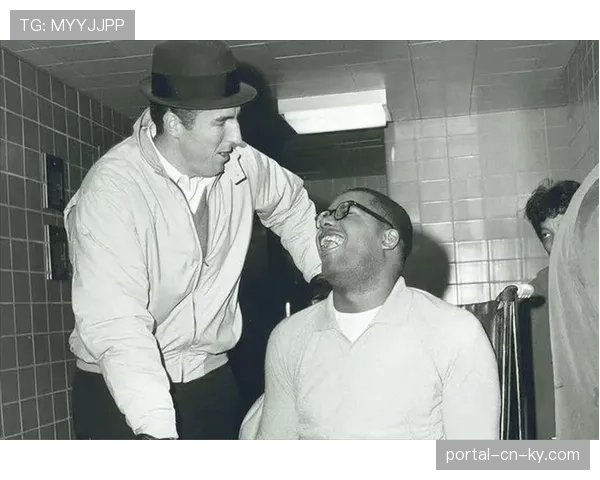 约翰逊面临文班亚马脑震荡缺阵 马刺攻防两端支柱缺失的应对